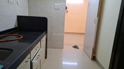 Kitchen Image of 500 Sq.ft 1 BHK Apartment / Flat for rent in Agripada Mumbai for Rs. 45000