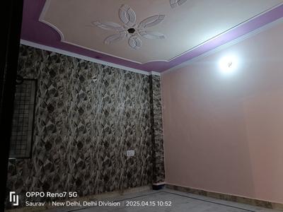 Bedroom Image of 585 Sq.ft 1 BHK Builder Floor for rent in Dwarka Mor New Delhi for Rs. 8500
