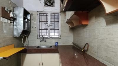 Kitchen Image of 1600 Sq.ft 3 BHK Duplex for rent in DDA Sector C Pocket 6, Vasant Kunj New Delhi for Rs. 78000