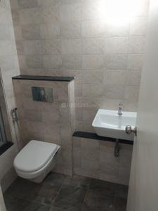Bathroom Image of 500 Sq.ft 1 BHK Apartment / Flat for rent in Mahindra Happinest Tathawade, Tathawade Pune for Rs. 20000