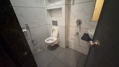 Bathroom Image of 190 Sq.ft 1 RK Independent House for rent in Scheme 78 Indore for Rs. 12000