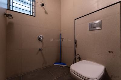 Bathroom Image of 1850 Sq.ft 3 BHK Builder Floor for rent in Koramangala Bengaluru for Rs. 135000