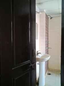 Common Bathroom Image of 1325 Sq.ft 3 BHK Apartment / Flat for sale in Amrapali Zodiac by Amrapali Group, Sector 120 Noida for Rs. 11600000
