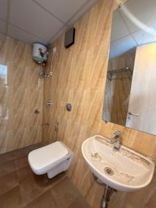 Image of 850 Sq.ft 2 BHK Apartment / Flat for sale in Lodha Majiwada Tower 1, Thane West, Thane for Rs. 12800000