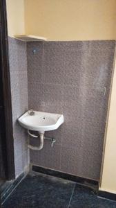 Bathroom Image of 720 Sq.ft 1 BHK Independent House for rent in Karwan Hyderabad for Rs. 9000