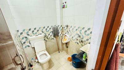 Bathroom Image of 600 Sq.ft 1 RK Builder Floor for rent in Indra Puri Colony Indore for Rs. 8000