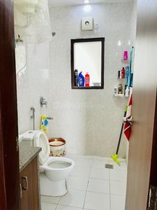 Bathroom Image of 1200 Sq.ft 1 BHK Builder Floor for rent in Sector 40 Gurgaon for Rs. 29000