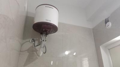 Bathroom Image of 400 Sq.ft 1 RK Apartment / Flat for rent in Madhapur Hyderabad for Rs. 24000