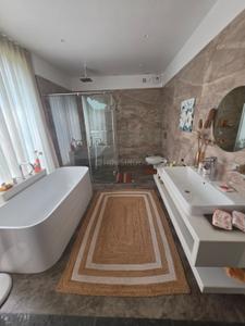 Bathroom Image of 1614 Sq.ft 4 BHK Villa for rent in Salcete Goa for Rs. 300000