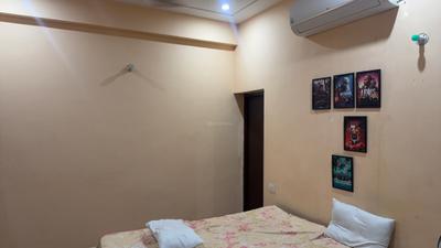Bedroom Image of 1250 Sq.ft 2 BHK Builder Floor for rent in Ashiyana Lucknow for Rs. 18000