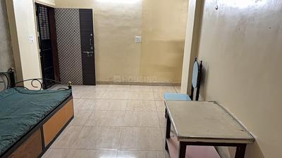 Living Room Image of 650 Sq.ft 1 BHK Apartment / Flat for rent in Camp Pune for Rs. 28000