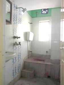 Common Bathroom Image of 770 Sq.ft 2 BHK Apartment / Flat for sale in Lake Town Kolkata for Rs. 2700000