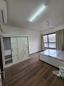 Bedroom Image of 840 Sq.ft 3 BHK Apartment / Flat for sale in Kalpataru Magnus, Bandra East Mumbai for Rs. 45000080