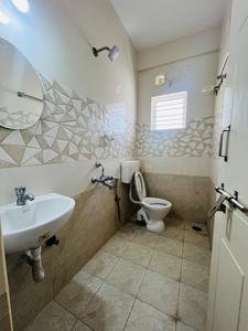 Bathroom Image of 600 Sq.ft 1 BHK Builder Floor for rent in Kodihalli Bengaluru for Rs. 40000