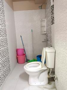 Common Bathroom Image of 1330 Sq.ft 3 BHK Apartment / Flat for rent in Garia, Sonarpur Kolkata for Rs. 31000