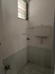 Common Bathroom One Image of 410 Sq.ft 1 BHK Apartment / Flat for sale in Kandivali West Mumbai for Rs. 7000000