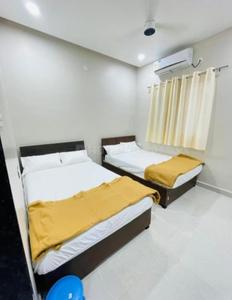 Bedroom Image of girls and Boys pg in Andheri West, Mumbai