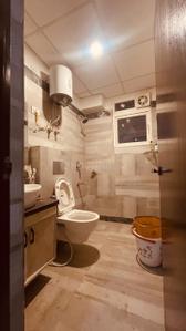 Bathroom Image of 1800 Sq.ft 3.5 BHK Apartment / Flat for rent in Arsha Sumangalam, Vrindavan Yojana Lucknow for Rs. 45000