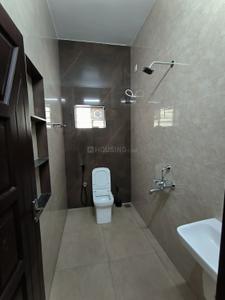Image of 1250 Sq.ft 2 BHK Apartment / Flat for rent in Maradu, Kochi for Rs. 21000
