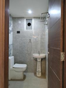 Common Bathroom Image of 1625 Sq.ft 3 BHK Apartment / Flat for sale in Multibrain Ultima 107, Sector 104 Noida for Rs. 9912000