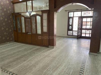 Bedroom Image of 1600 Sq.ft 2 BHK Builder Floor for rent in Sector 27 Chandigarh for Rs. 30000