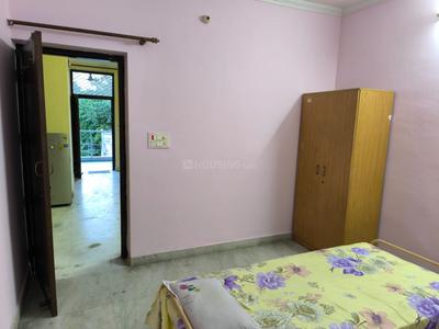 Bedroom Image of 1500 Sq.ft 2 BHK Builder Floor for rent in Sector 19 Noida for Rs. 32000