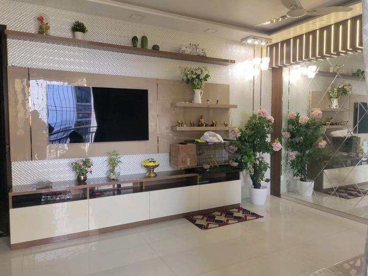 Gami Reagan Main Image 1