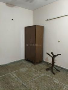 Bedroom Image of 550 Sq.ft 1 BHK Builder Floor for rent in Lajpat Nagar New Delhi for Rs. 20000