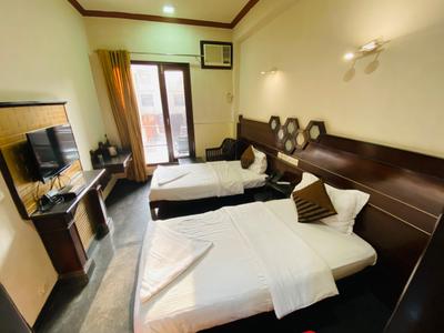 Bedroom Image of Urbanroomz Girls PG  in DLF Phase 2, Gurgaon