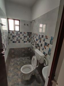 Bathroom Image of 2000 Sq.ft 2 BHK Builder Floor for rent in Keeranatham Coimbatore for Rs. 16000