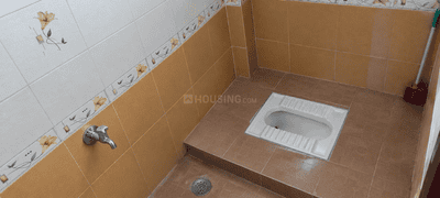 Bathroom Image of 2500 Sq.ft 2 BHK Independent House for rent in Manimangalam Chennai for Rs. 15000