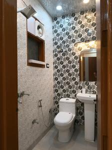 Common Bathroom Image of 1250 Sq.ft 3 BHK Builder Floor for sale in Dream Homes, Indirapuram Ghaziabad for Rs. 6551000