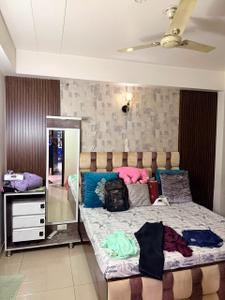 Bedroom Image of 1695 Sq.ft 3 BHK Apartment / Flat for sale in Paramount Symphony, Crossings Republik Ghaziabad for Rs. 12000000