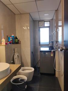 Common Bathroom Image of 1100 Sq.ft 2 BHK Apartment / Flat for sale in Mahindra Vicino, Andheri East Mumbai for Rs. 21000000