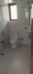 Bathroom Image of 2000 Sq.ft 3.5 BHK Apartment / Flat for rent in Purvanchal Sanchar Vihar, Sector 62 Noida for Rs. 40000