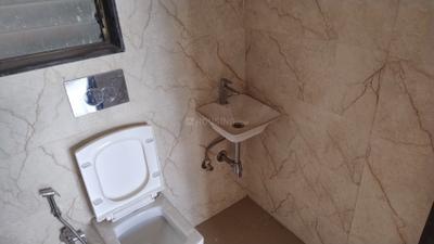 Bathroom Image of 650 Sq.ft 1 BHK Apartment / Flat for sale in ARC Aura, Andheri West Mumbai for Rs. 17000000