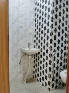 Common Bathroom Image of 1000 Sq.ft 2 BHK Apartment / Flat for sale in Neb Sarai New Delhi for Rs. 5000000