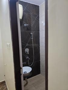 Bathroom Image of 950 Sq.ft 2 BHK Builder Floor for rent in Kolar Road Bhopal for Rs. 22000