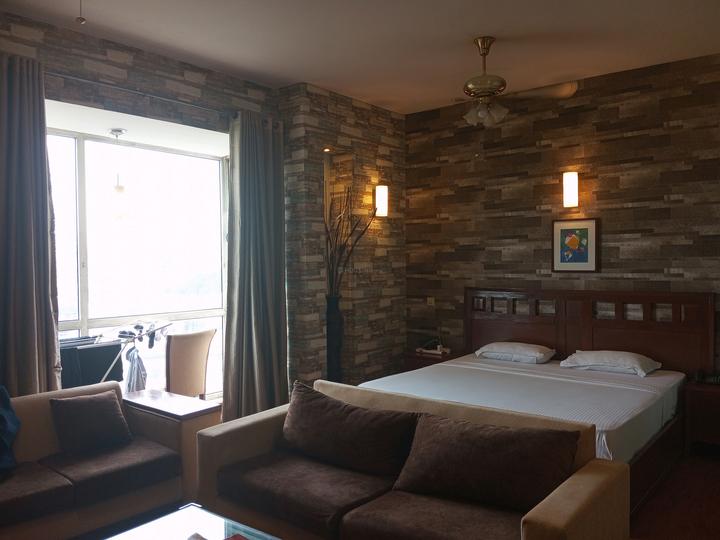 Silverglades The Peach Tree Main Image 1