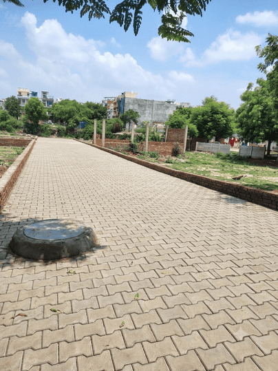 80 Gaj plot barra 8 Kdma school ke pass all cutting available road 30 feet cever line gas pipe line all cutting available  50 gaj 60 gaj 75 gaj 90 gaj 100 gaj sabhi plot available hai gated society me  Main Image 1