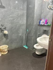 Bathroom Image of 1500 Sq.ft 3 BHK Builder Floor for rent in Sector 14 Gurgaon for Rs. 15400