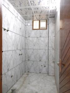 Common Bathroom Image of 1800 Sq.ft 4 BHK Builder Floor for sale in Shalimar Garden Ghaziabad for Rs. 16500000