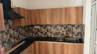 Kitchen Image of 900 Sq.ft 2 BHK Apartment / Flat for rent in Prateek Grand City, Siddharth Vihar Ghaziabad for Rs. 23000