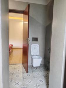 Common Bathroom Image of 1800 Sq.ft 3 BHK Apartment / Flat for rent in Vasant Kunj New Delhi for Rs. 100000