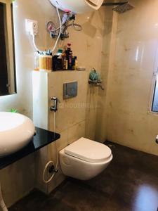 Bathroom Image of 1041 Sq.ft 2 BHK Apartment / Flat for rent in Amrapali Pan Oasis, Sector 70 Noida for Rs. 38900