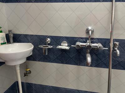Bathroom Image of 443 Sq.ft 1.5 BHK Independent House for rent in Daraganj Allahabad for Rs. 9000