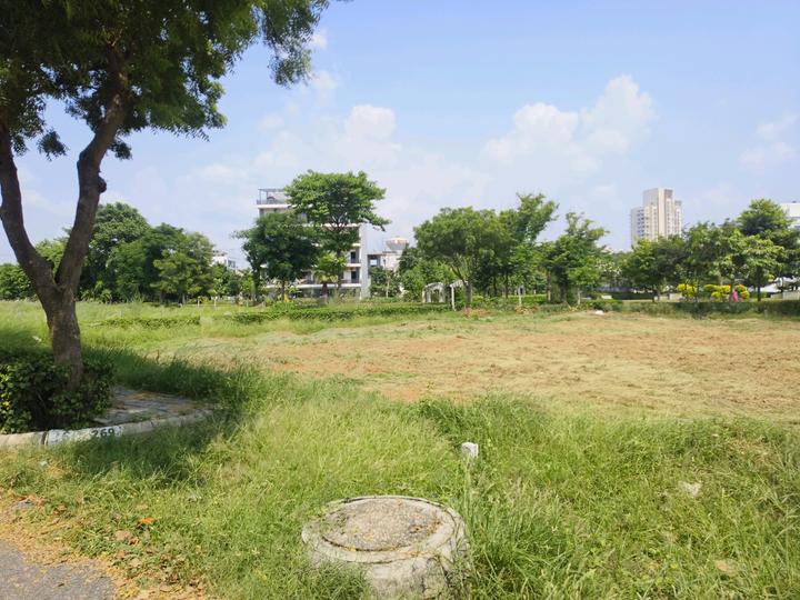 Orris Woodview Residencies Main Image 1