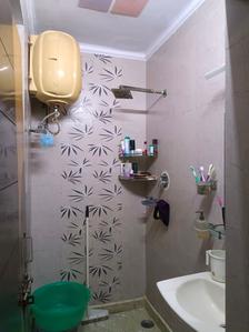 Common Bathroom Image of 1000 Sq.ft 3 BHK Builder Floor for sale in Janakpuri New Delhi for Rs. 14500000