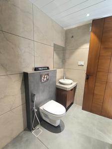 Bathroom Image of 2200 Sq.ft 4 BHK Apartment / Flat for sale in Sopan 55, Bhayli Vadodara for Rs. 12100000