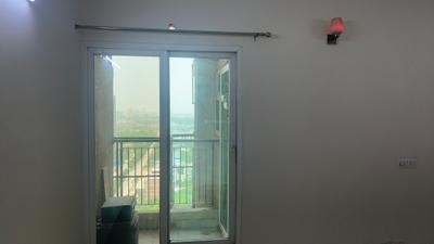 Living Room Image of 1100 Sq.ft 3 BHK Apartment / Flat for rent in Gaurs Siddhartham, Siddharth Vihar Ghaziabad for Rs. 25000